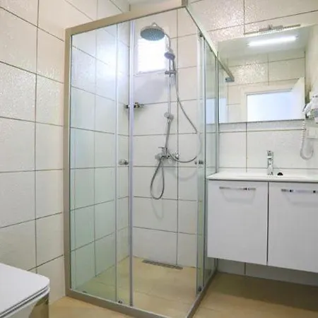 Aparthotel Queen Victoria 3*